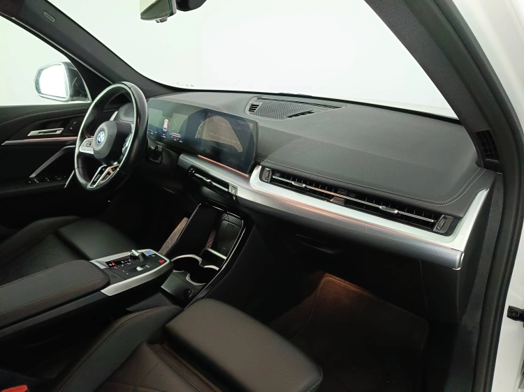 10 - BMW iX1 iX1 xdrive 30