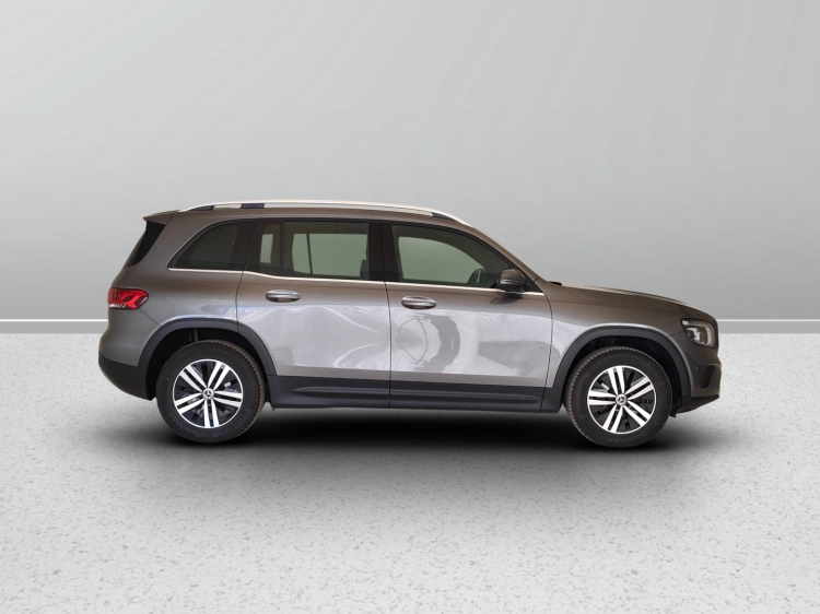 7 - Mercedes-Benz GLB 180 d Business Extra auto