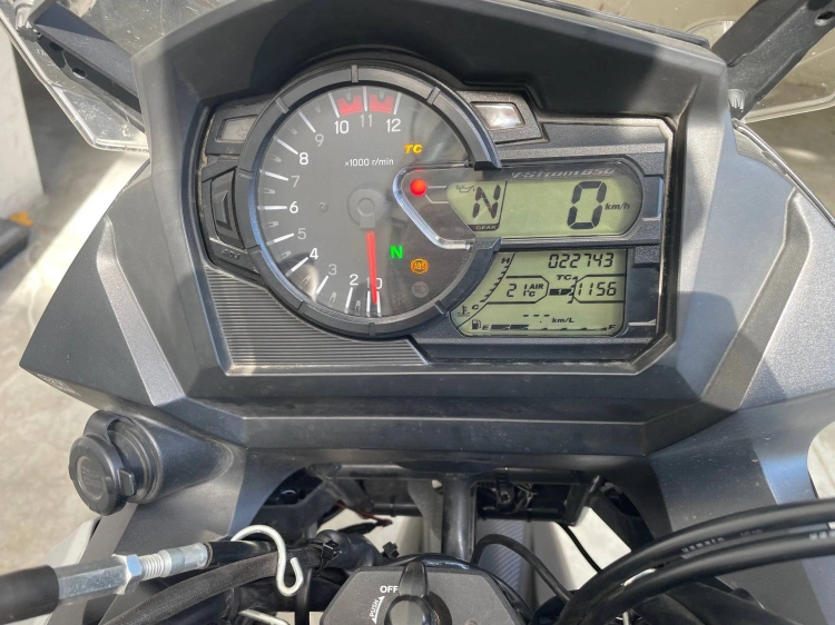 7 - Suzuki V V-Strom DL 650 Abs my17