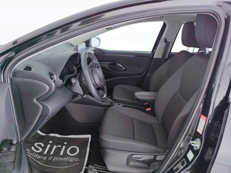 12 - Toyota Yaris Yaris 1.5h Trend