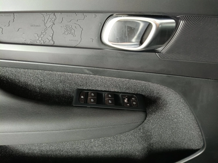 18 - Volvo XC40 XC40 2.0 d3