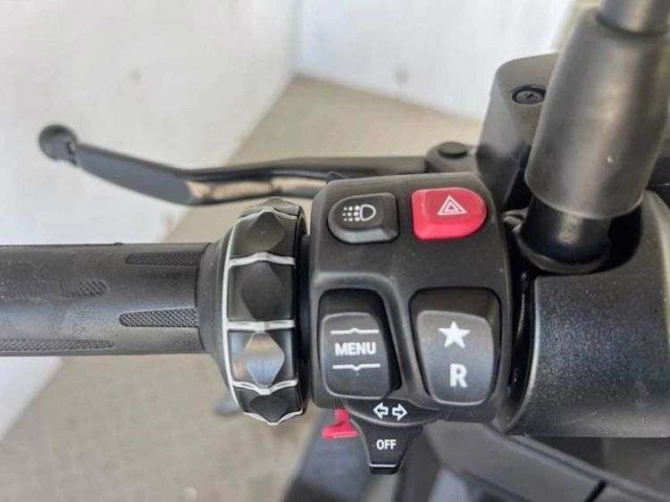 3 - BMW Motorrad C Scooter CE 04 15kw Abs