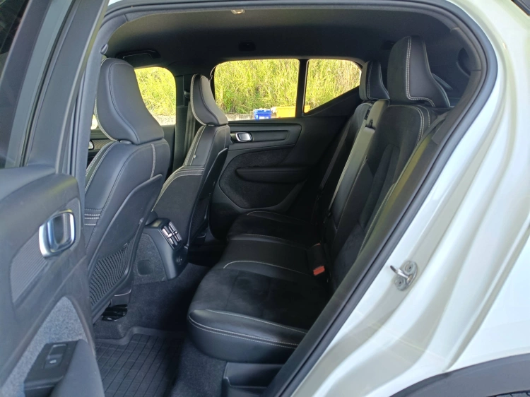 9 - Volvo XC40 XC40 1.5 t4 phev R-design auto my21