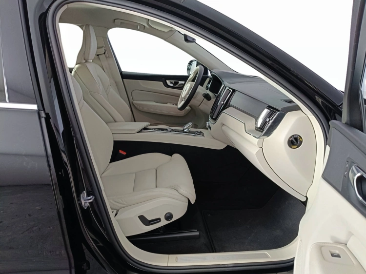 12 - Volvo XC60 XC60 2.0 B4 Inscription awd auto