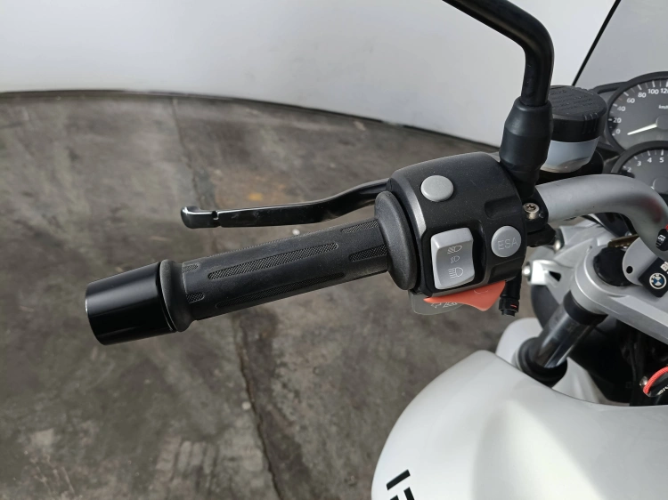 7 - BMW Motorrad R R 1200 R Abs