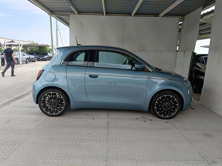 6 - Fiat 500e 500e 3+1 La Prima