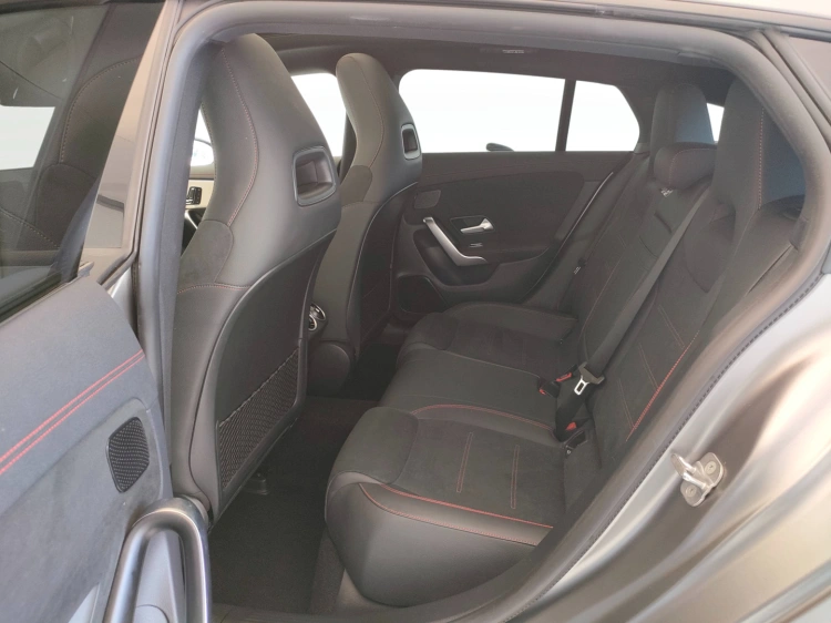 13 - Mercedes-Benz CLA Shooting Brake 200 d AMG Line Premium Plus auto