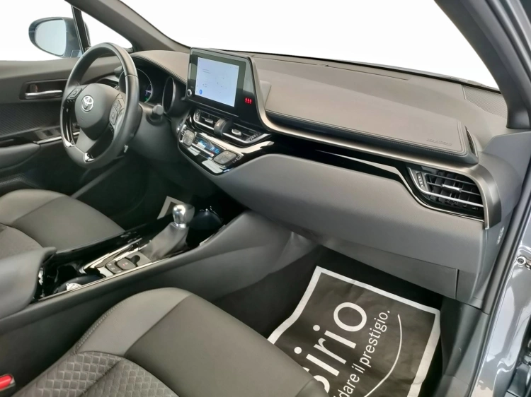 12 - Toyota C-HR C-HR 1.8h Trend e-cvt