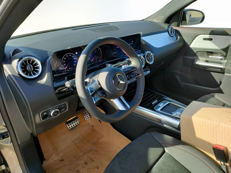 7 - Mercedes-Benz GLA 200 d automatic