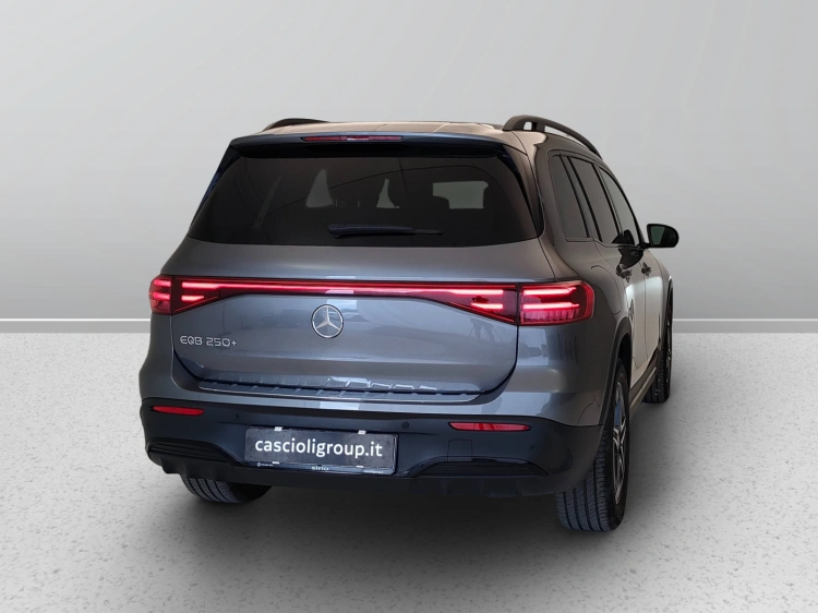 4 - Mercedes-Benz EQB 250+ AMG Line Advanced