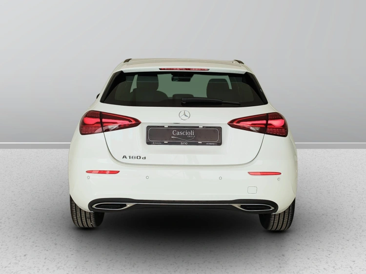 4 - Mercedes-Benz Classe A 180 d Automatic