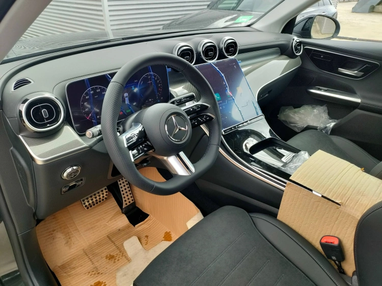 8 - Mercedes-Benz GLC 300 de 4MATIC