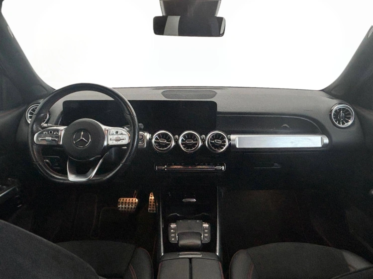12 - Mercedes-Benz GLB 200 d Premium auto