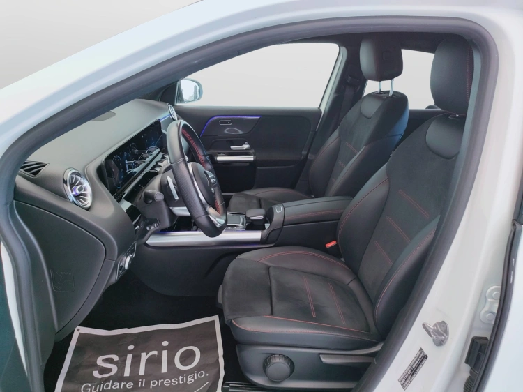 12 - Mercedes-Benz GLA 200 d Premium 4matic auto