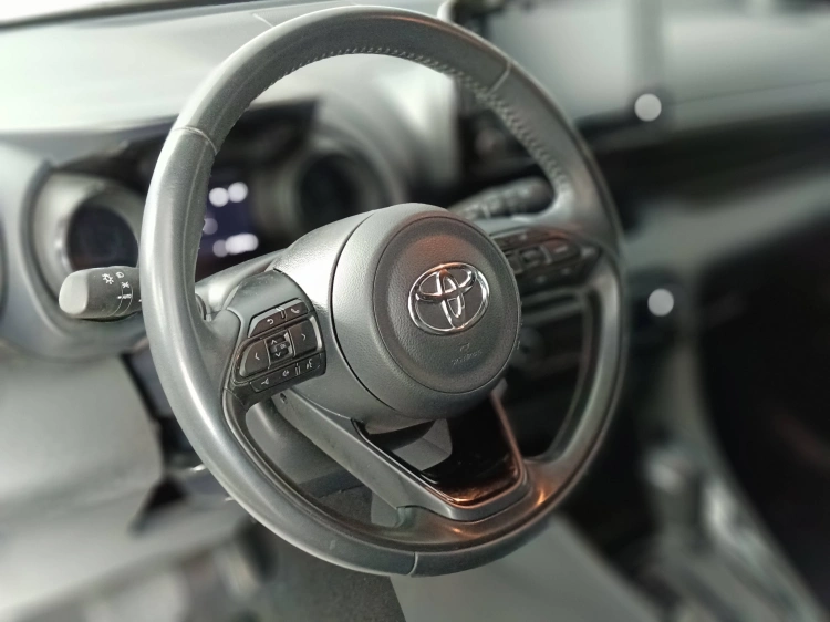 18 - Toyota Yaris Yaris 1.5h Style
