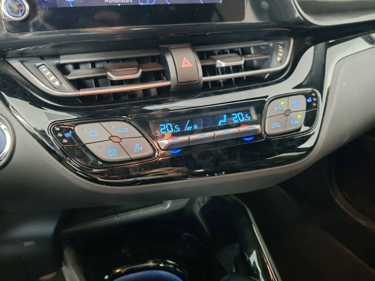 15 - Toyota C-HR C-HR 1.8h Trend e-cvt