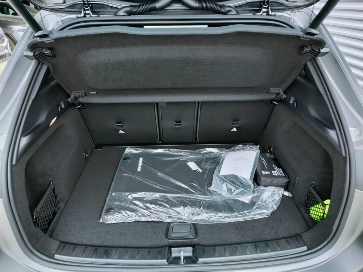5 - Mercedes-Benz GLA 200 d automatic