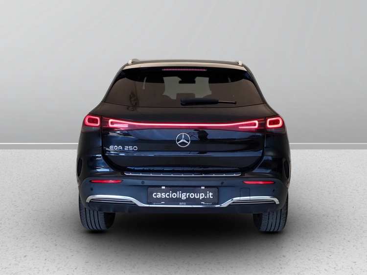 4 - Mercedes-Benz EQA 250 Premium