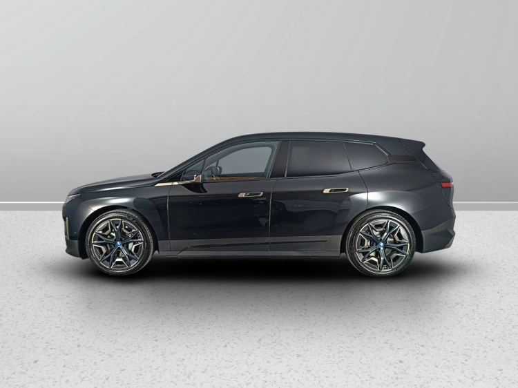 3 - BMW iX iX xdrive40