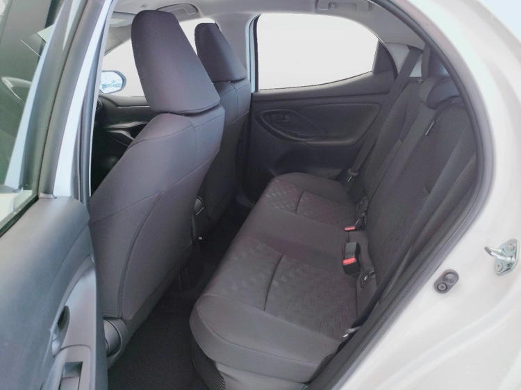 11 - Toyota Yaris YARIS 15H ECVT 5P ACTIVE MY25