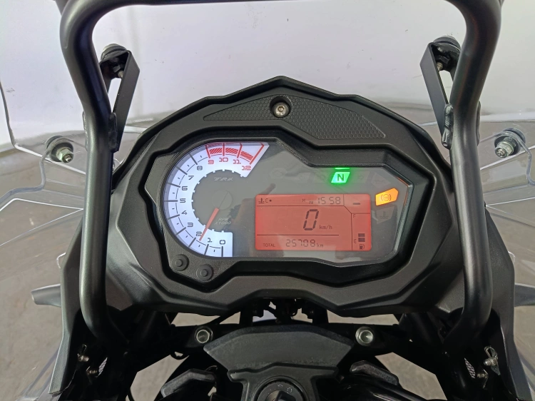 8 - Benelli Trk Trk 502 abs E5
