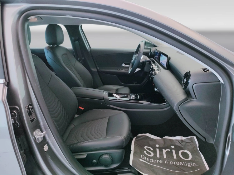 16 - Mercedes-Benz Classe A 180 Advanced auto
