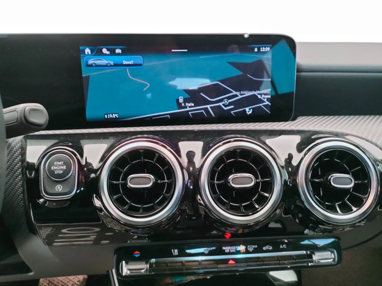 14 - Mercedes-Benz CLA Shooting Brake 180 d Advanced auto