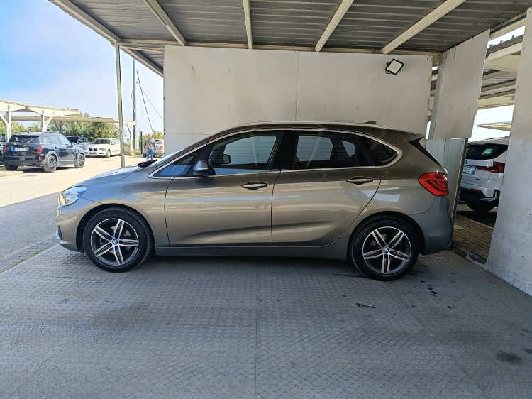 6 - BMW Serie 2 218d Active Tourer Sport auto