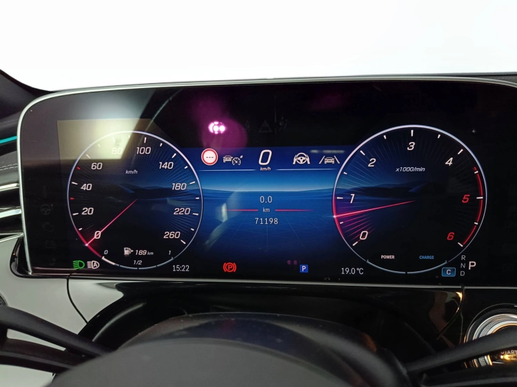 12 - Mercedes-Benz Classe E SW 220 d AMG Line Premium Plus auto