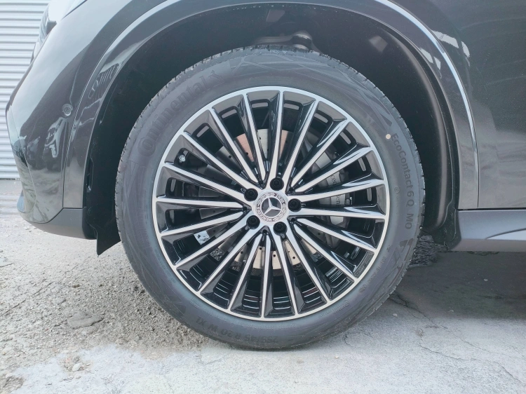 7 - Mercedes-Benz GLC 220 d 4MATIC Coupe