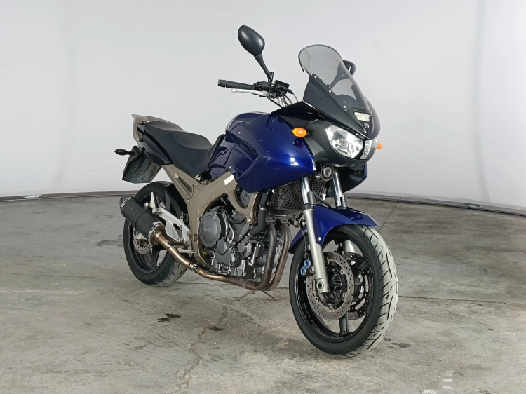 2 - Yamaha TDM TDM 900