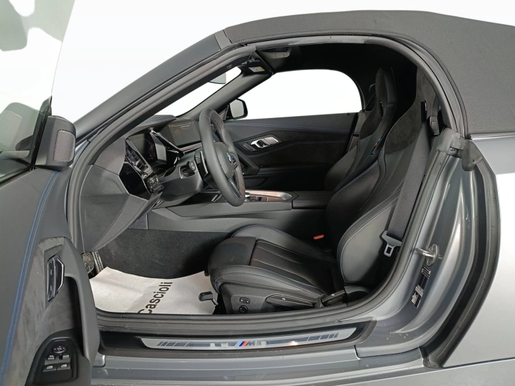 8 - BMW Z4 BMW Z4 sDrive20i