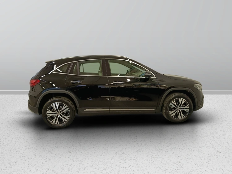 3 - Mercedes-Benz GLA 200 d Progressive Advanced Plus auto