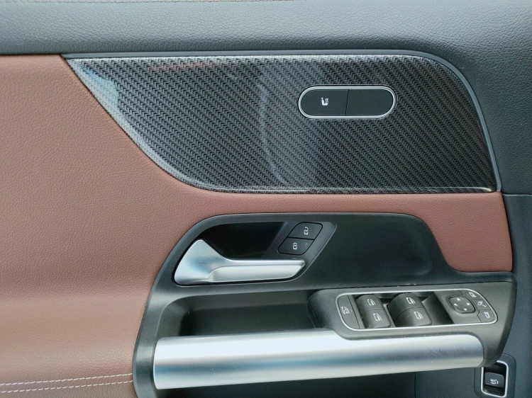 12 - Mercedes-Benz GLA 200 d Premium 4matic auto