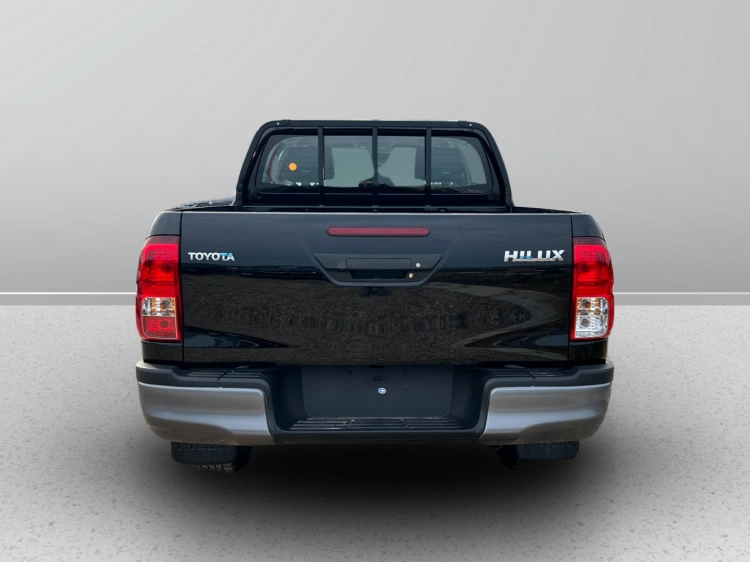 6 - Toyota Professional HI LUX 4X2 - 4X4 HILUX 2.4D A DC 4WD CMF MY24