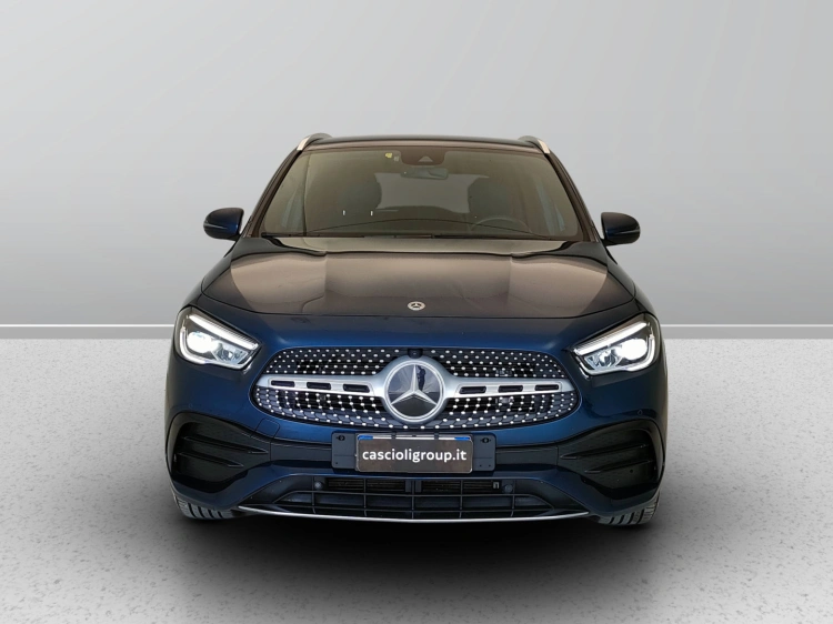 2 - Mercedes-Benz GLA 200 d Premium 4matic auto