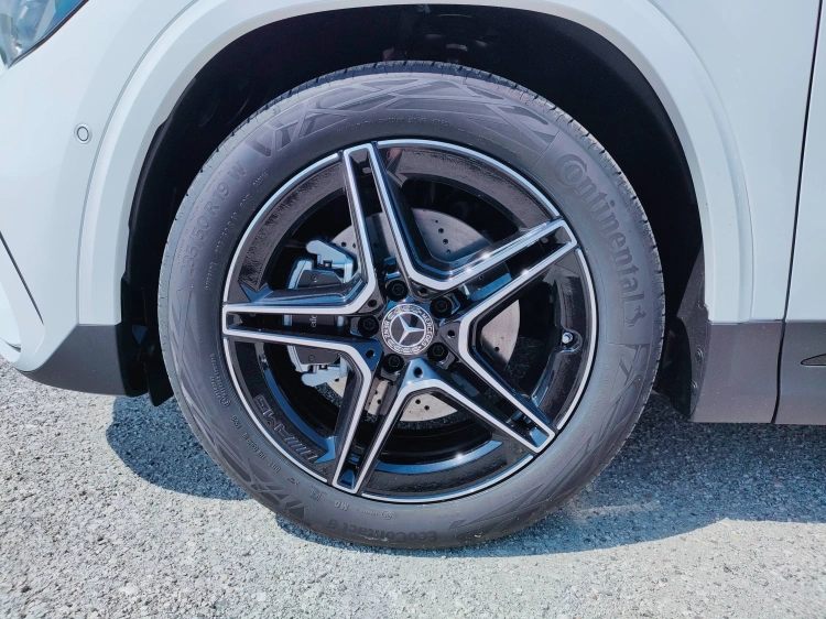 7 - Mercedes-Benz GLA 200 d automatic