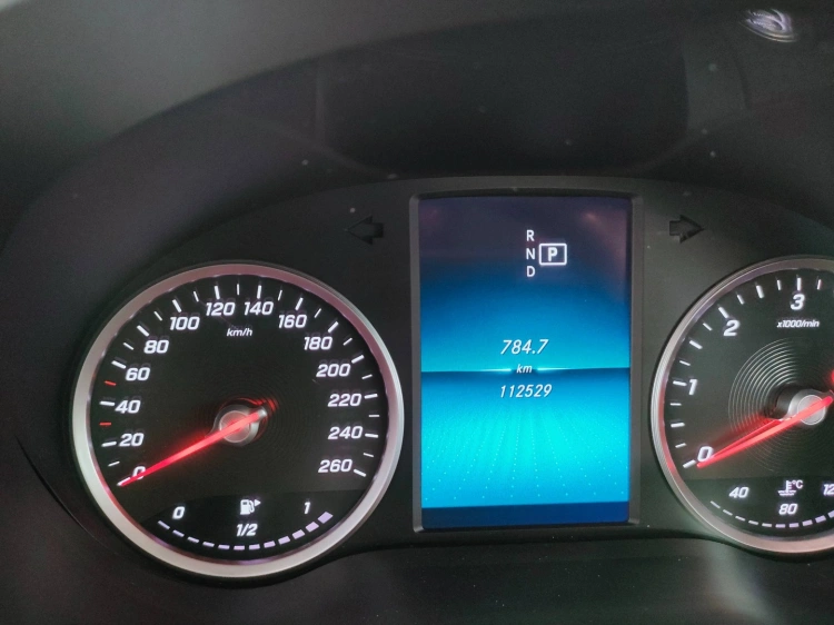 18 - Mercedes-Benz GLC 220 d Sport 4matic auto