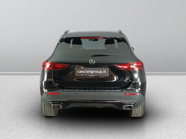 4 - Mercedes-Benz GLA 200 d Progressive Advanced Plus 4matic auto
