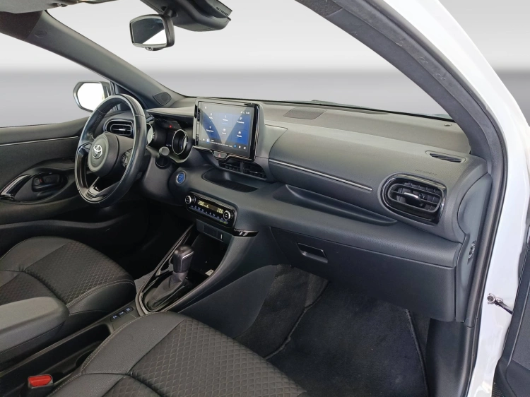 10 - Toyota Yaris Yaris 1.5h Lounge