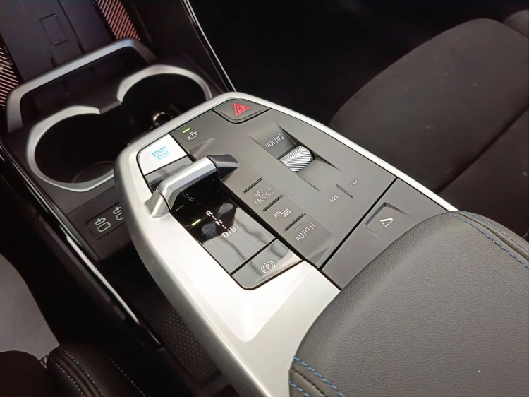 17 - BMW iX2 iX2 edrive 20 MSport Pro
