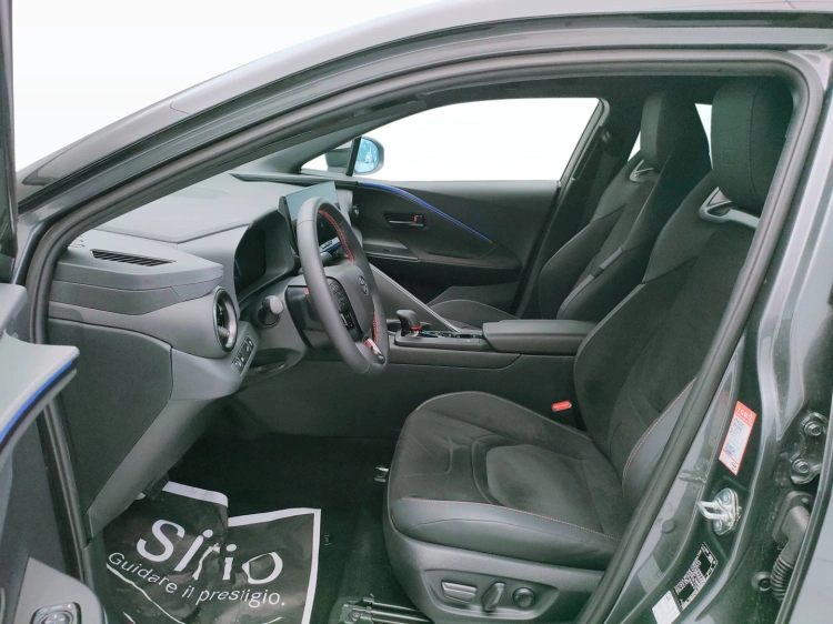 15 - Toyota C-HR C-HR 2.0 hev GR Sport awd e-cvt