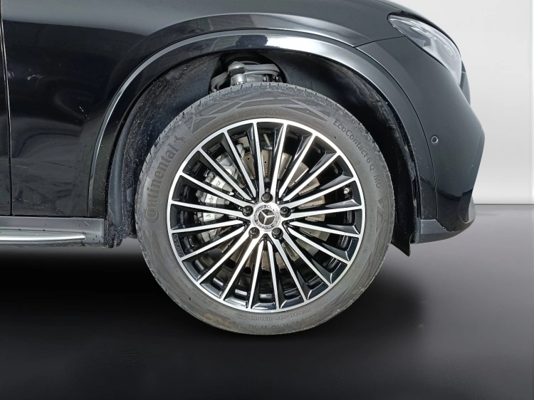 18 - Mercedes-Benz GLC 220 d AMG Premium Plus 4matic auto