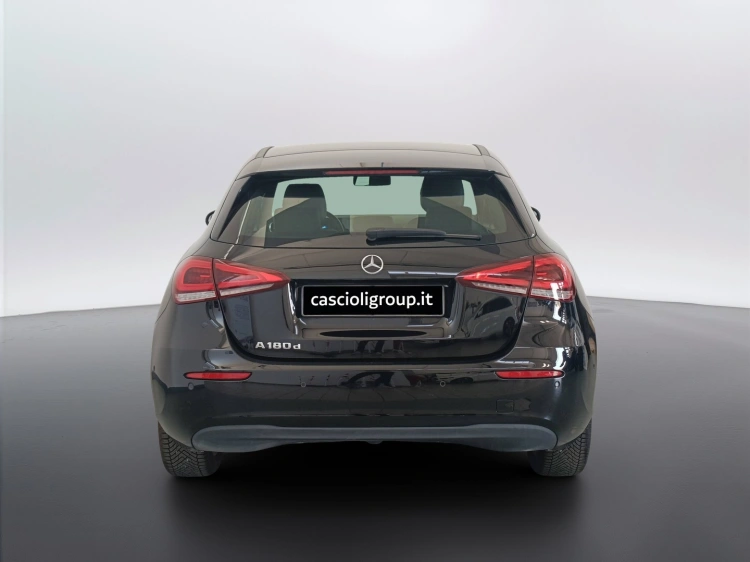 4 - Mercedes-Benz Classe A 180 d Sport Light auto