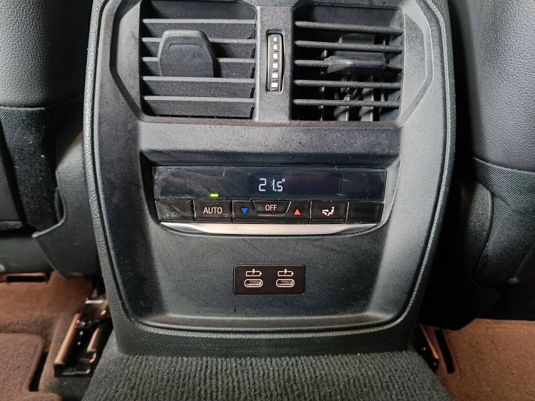 18 - BMW Serie 3 320d Touring mhev 48V xdrive Luxury auto