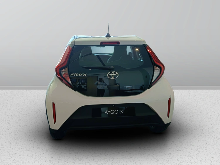 4 - Toyota AYGO X AYGO X 10B MT ACTIVE MY24