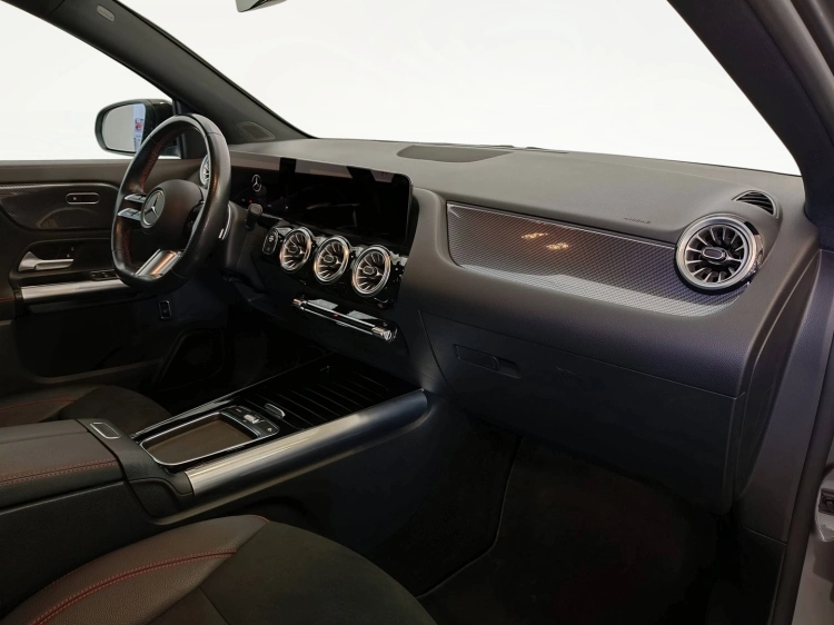 10 - Mercedes-Benz GLA 180 d AMG Line Advanced Plus auto