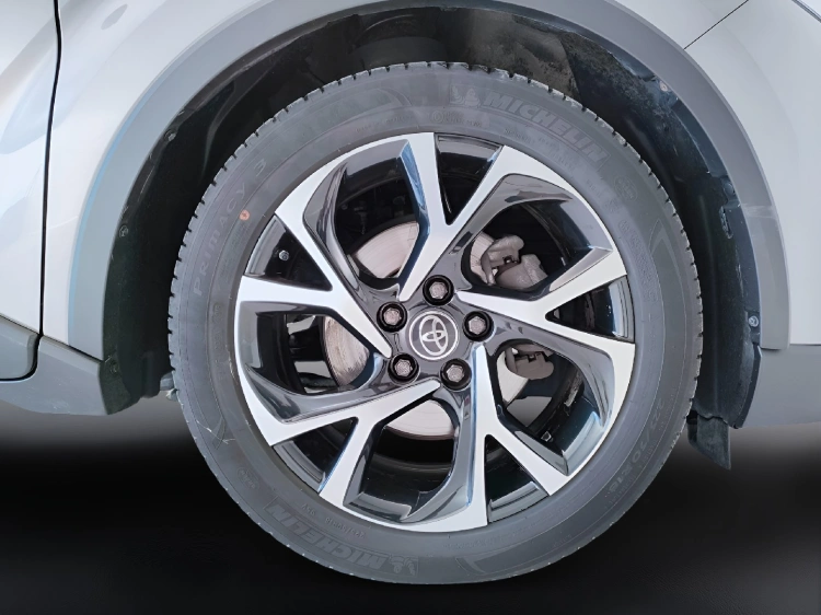 8 - Toyota C-HR C-HR 1.8h Trend 2wd e-cvt