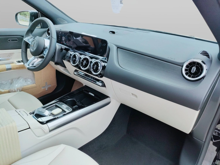 9 - Mercedes-Benz GLA 180  d Automatic