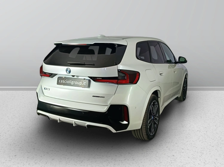 4 - BMW iX1 iX1 edrive 20 MSport